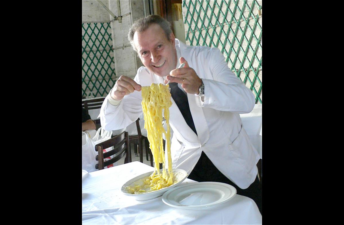 Serving Pasta Alfredo, Rome